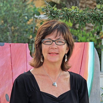 Portrait of Bobbi Davis, Broker Associate