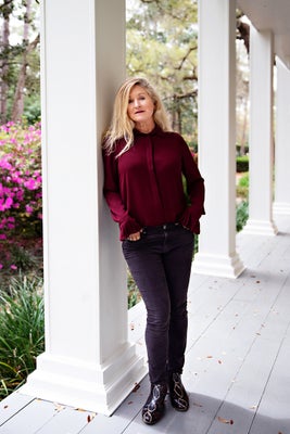 Portrait of Tracey Reagan-Burgis, REALTOR®